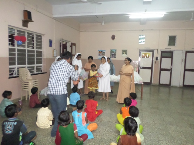 World Day of the Poor celebrated in Ahmednagar