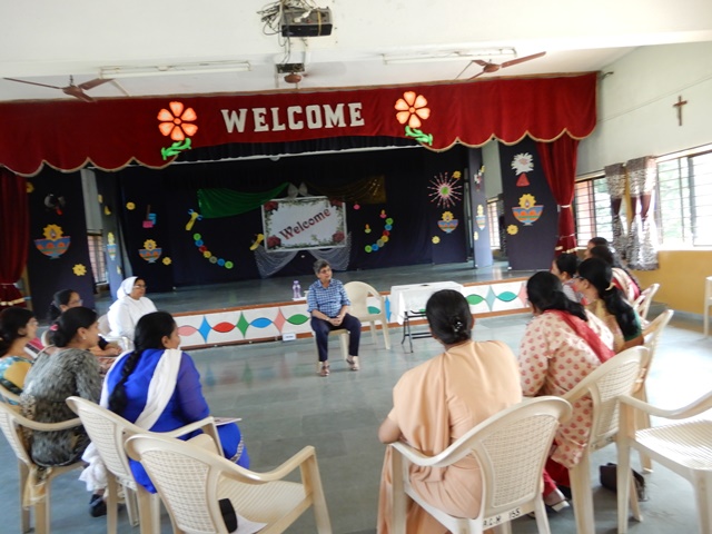 AMAR # 1010 Auxilium Baroda organises seminar for the KG parents & Staff !