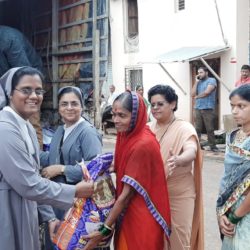 AMAR # 1025 Ahmednagar helps in the Relief work at Kolhapur!