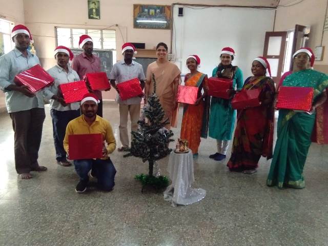 AMAR # 1316 Christmas celebration@ LV Niwas’ Helpers Ahmednagar.