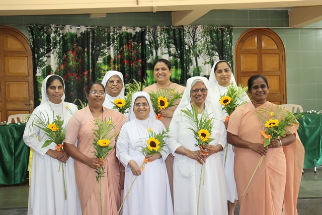 AMAR # 1324 ‘Sisters, you are our sunshine’ Gratitude Day celebration at Auxilium Pali Hill